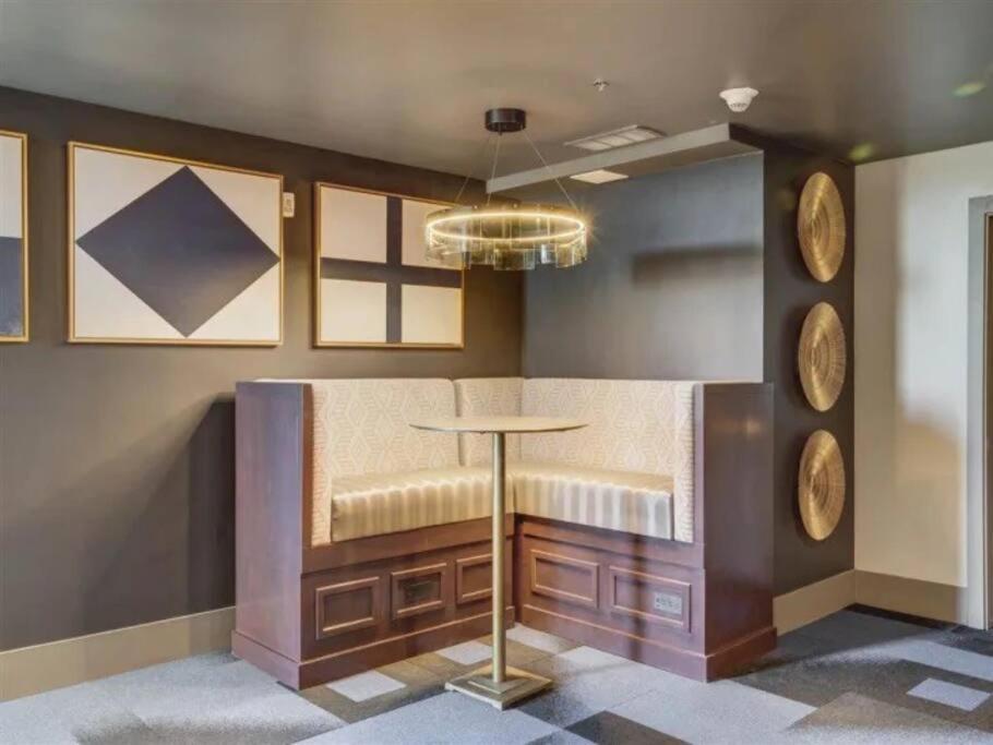 Urban Oasis In The Center Of Slc Apartment Salt Lake City Bagian luar foto